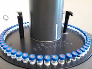 Infra-spectral analyzer with samples